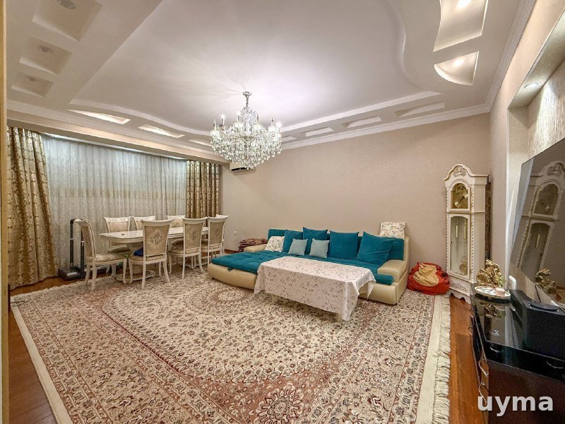 3 xonali kvartira, ЖК Golden House